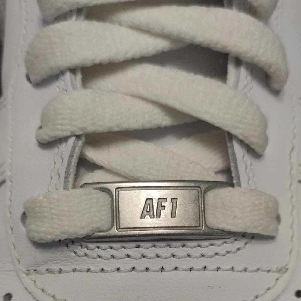 Nike Air Force One - Picture 12 of 17